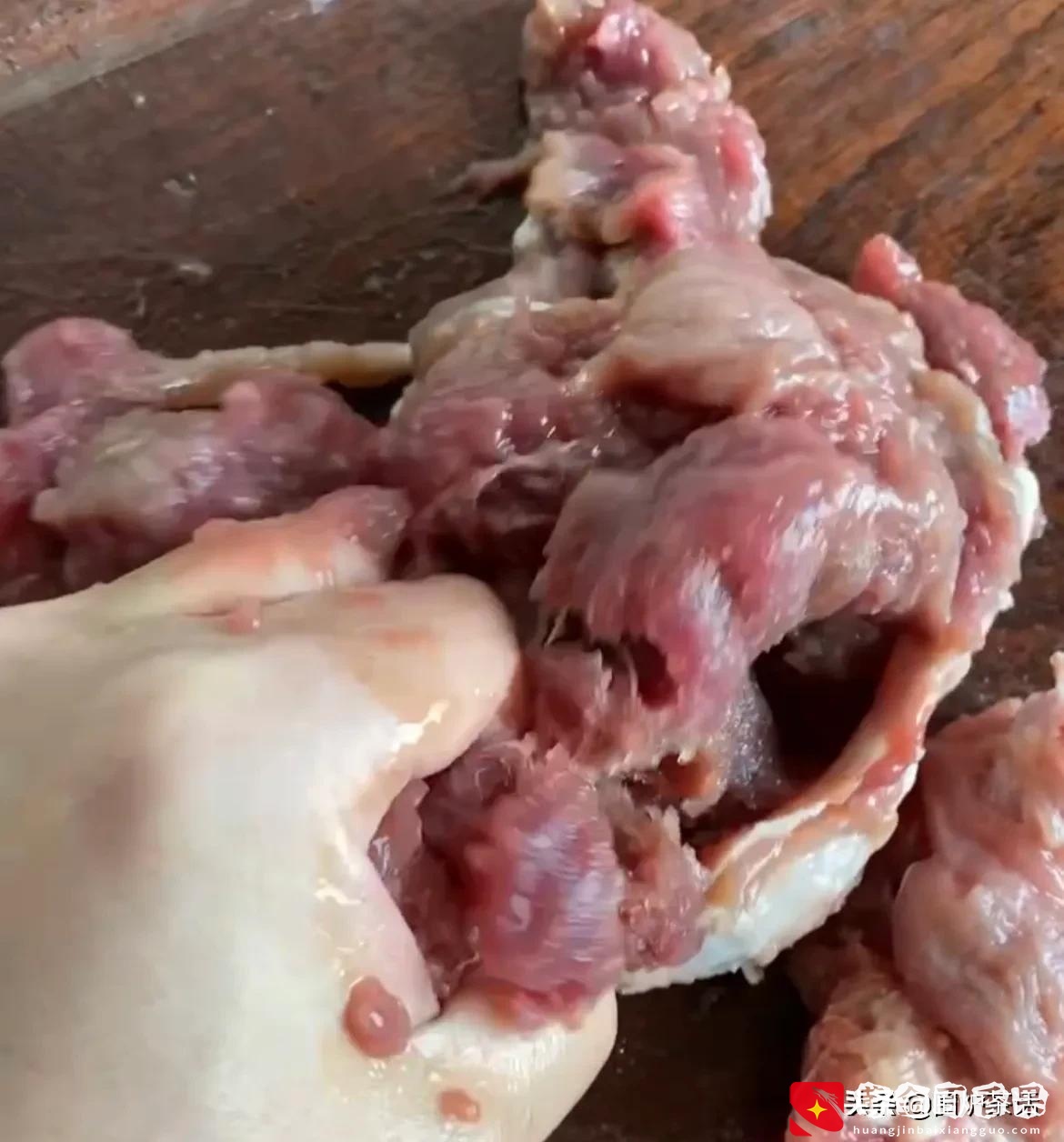 为什么很多饭馆里的牛肉吃起来不香了？是假牛肉吗？