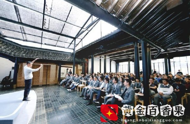 饶毅炮轰湖畔大学：就是个赚钱的培训班，企业家扎堆抱团的圈子