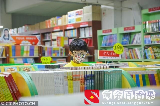 书店遭遇寒冬，而它却能年入千亿，新华书店是如何做到的？