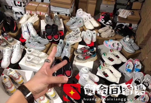 专卖店的鞋子都是正品吗 正品和fake价格相差多少