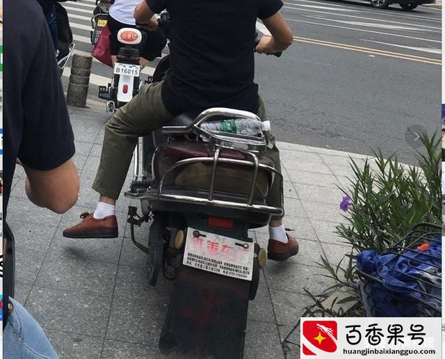 一次警告！二次扣车！在深圳，你的电动车还不上牌吗？