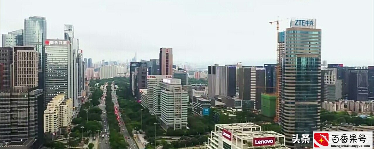 深圳最繁华的商业区之一，南山街道的街景很繁华