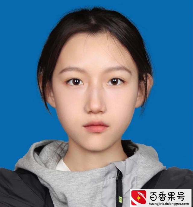 学会这几个上镜小技巧，注意穿衣发型、妆容表情，拍出完美证件照