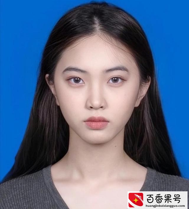 学会这几个上镜小技巧，注意穿衣发型、妆容表情，拍出完美证件照