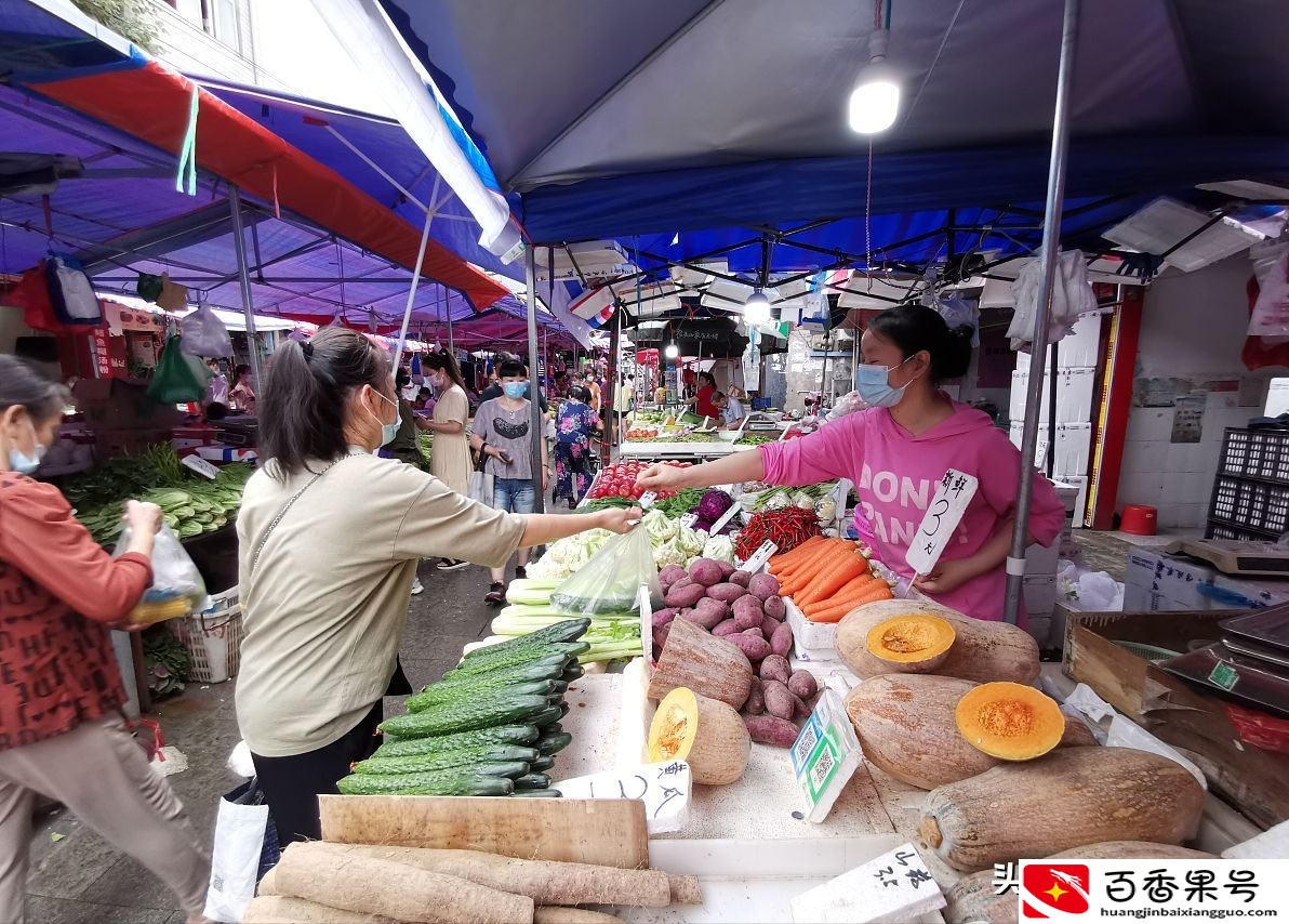 摆摊卖菜月入三四万？90后卖菜的阿姨，揭秘到底能赚多少？