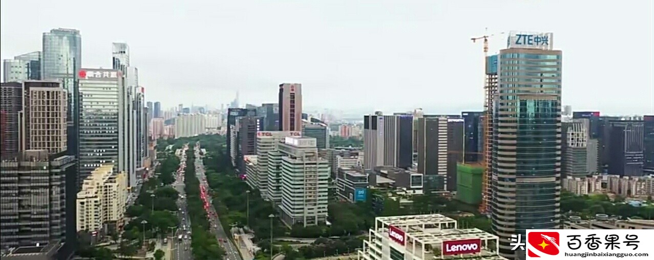 深圳最繁华的商业区之一，南山街道的街景很繁华