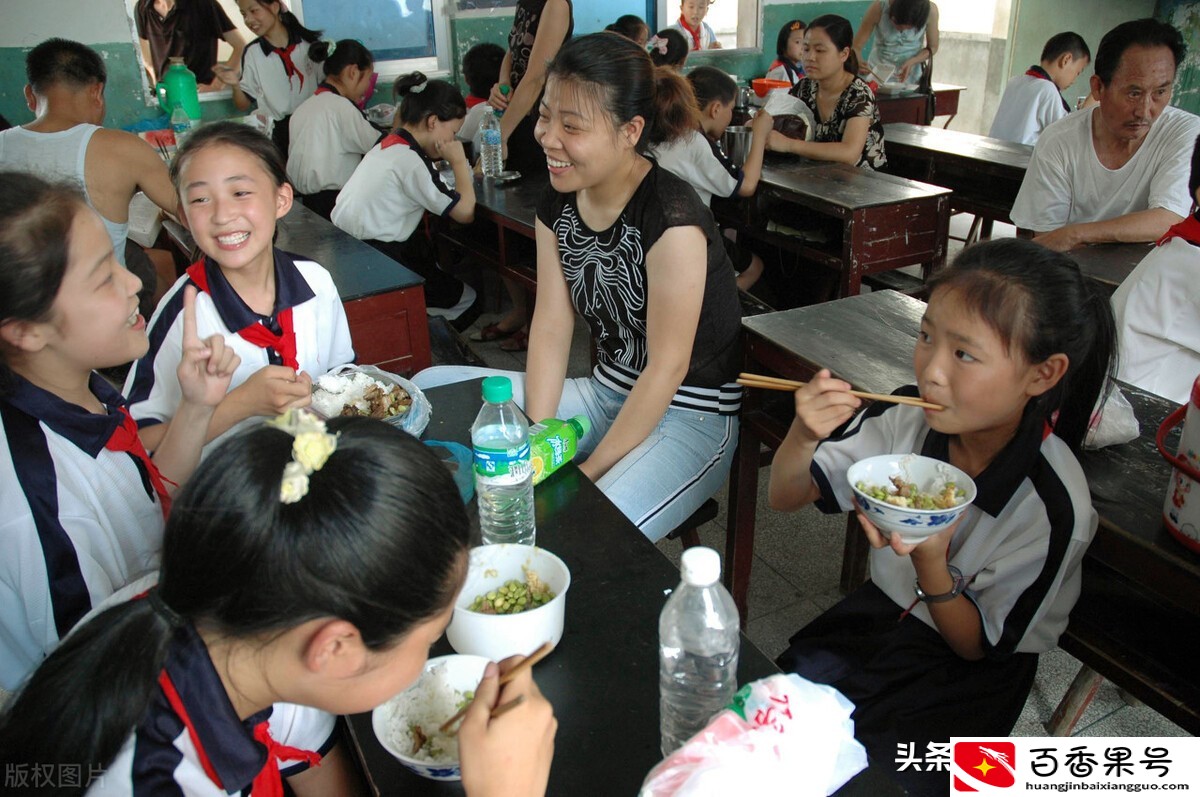 小学升初中怎么分学校？按就近入学的原则，分单校划片和多校划片